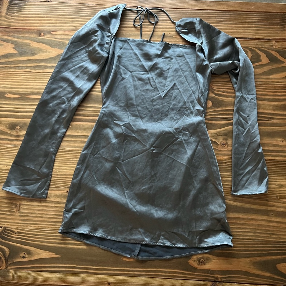Backless Satin Mini - Picture 2 of 6